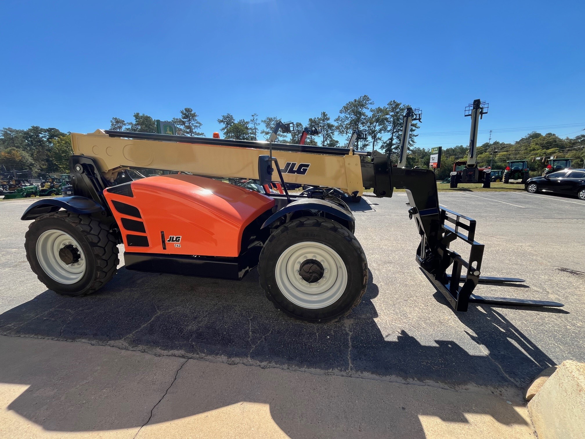 2018 JLG 742 Image 4
