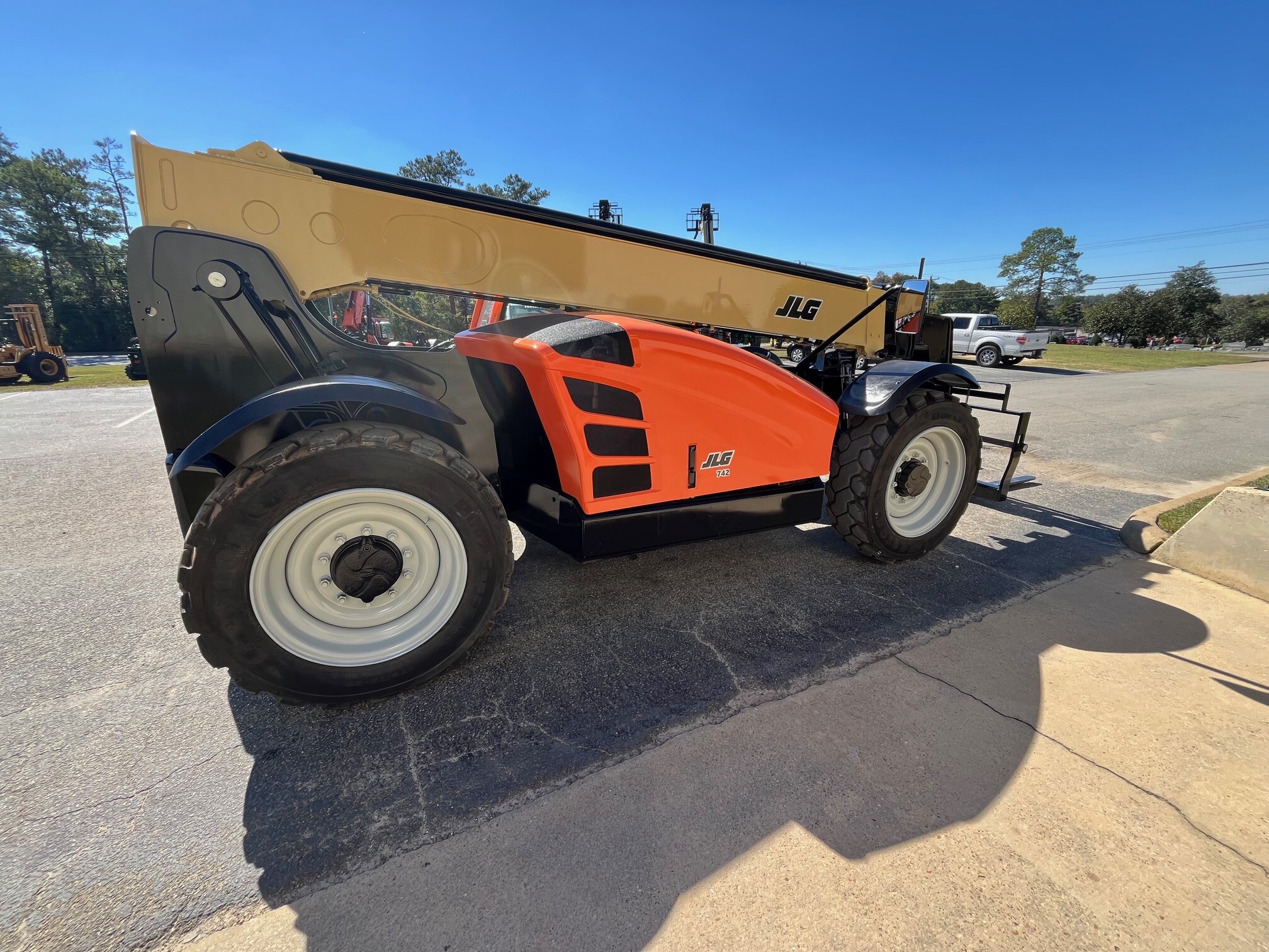 2018 JLG 742 Image 5