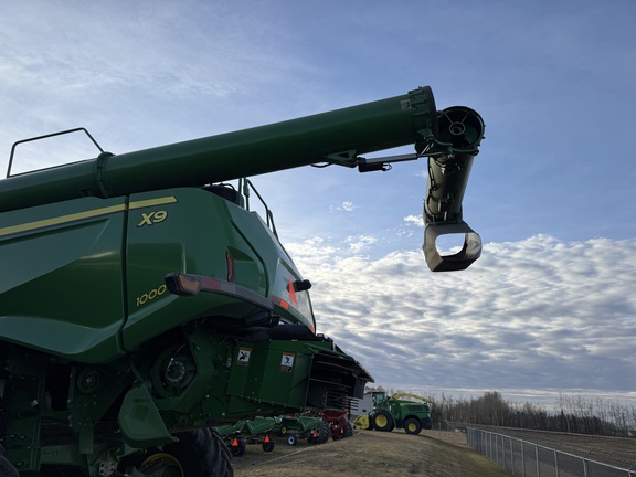 Used 2023 John Deere X9 1000 Combines at Horizon Ag & Turf in Warburg, AB - Photo8