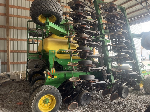 Photo of 2009 John Deere 1990
