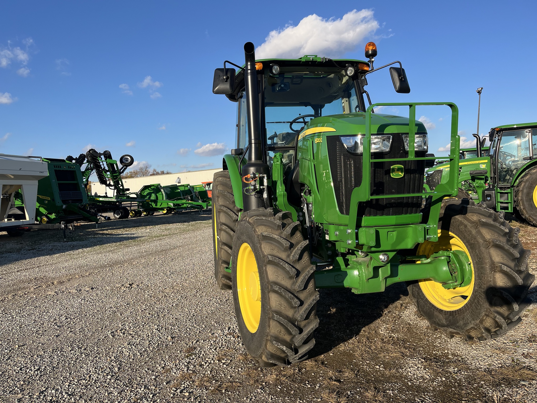 2025 John Deere 6120E Image 5