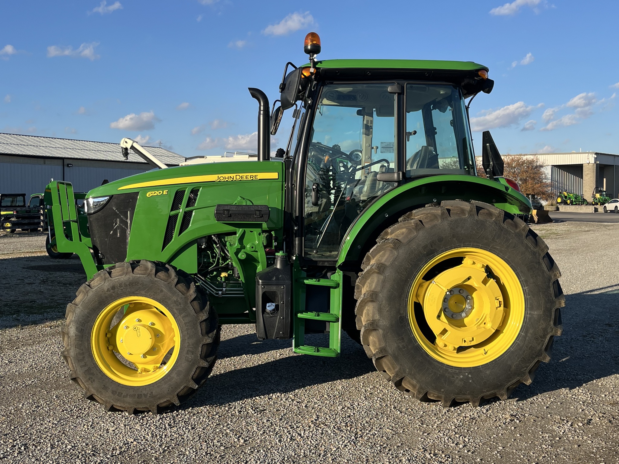 2025 John Deere 6120E Image 9