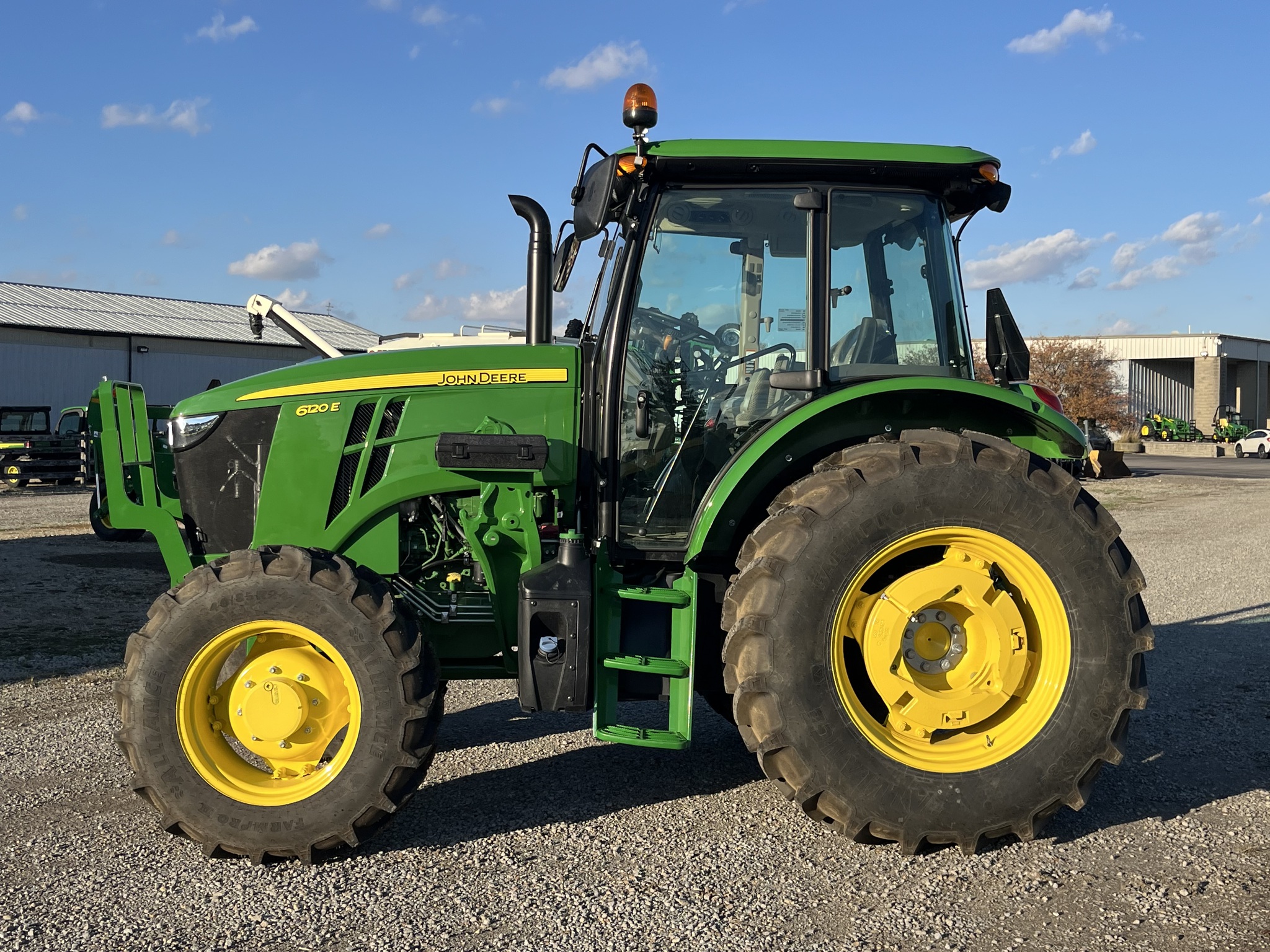 2025 John Deere 6120E Image 10