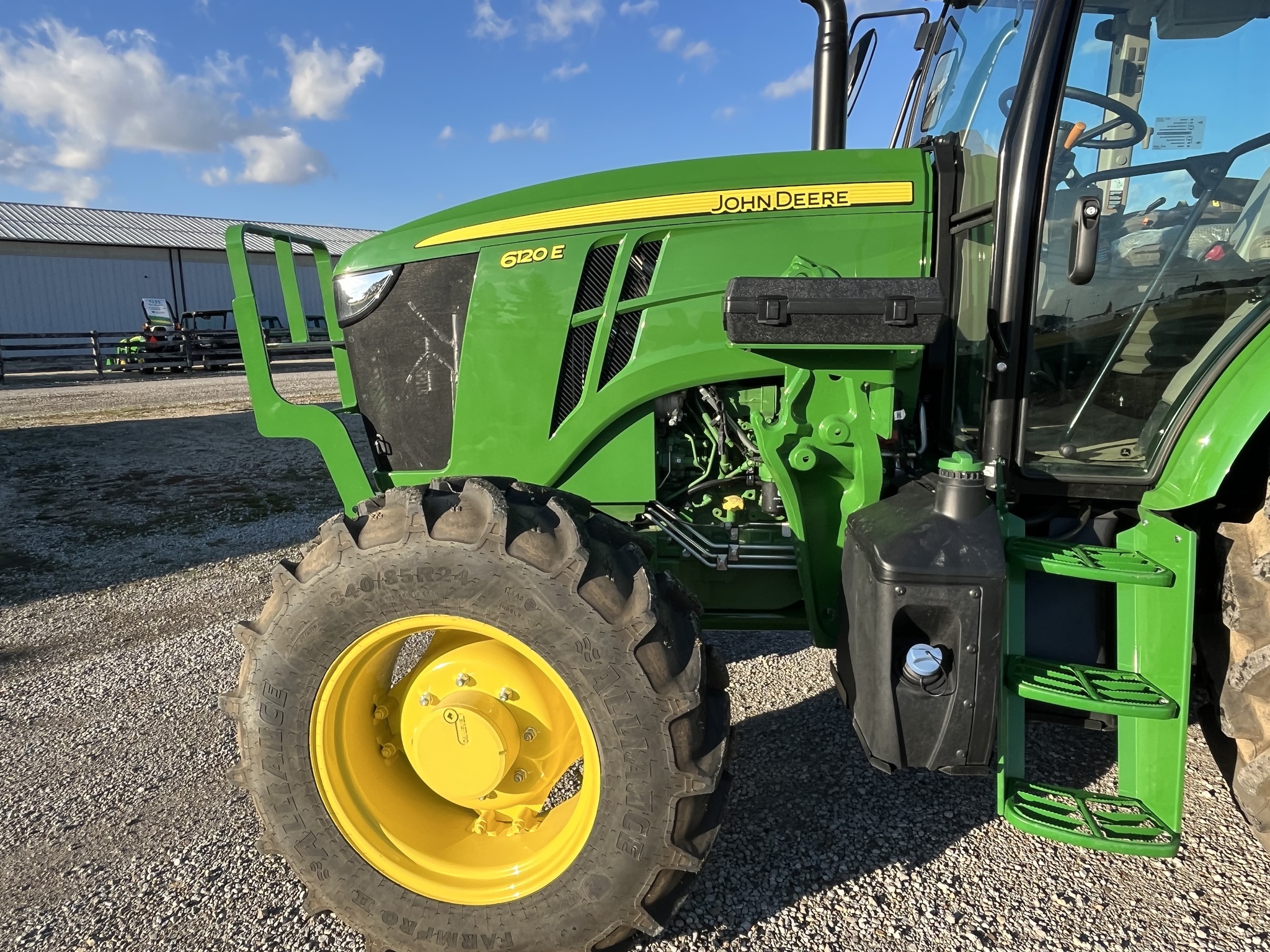 2025 John Deere 6120E Image 14
