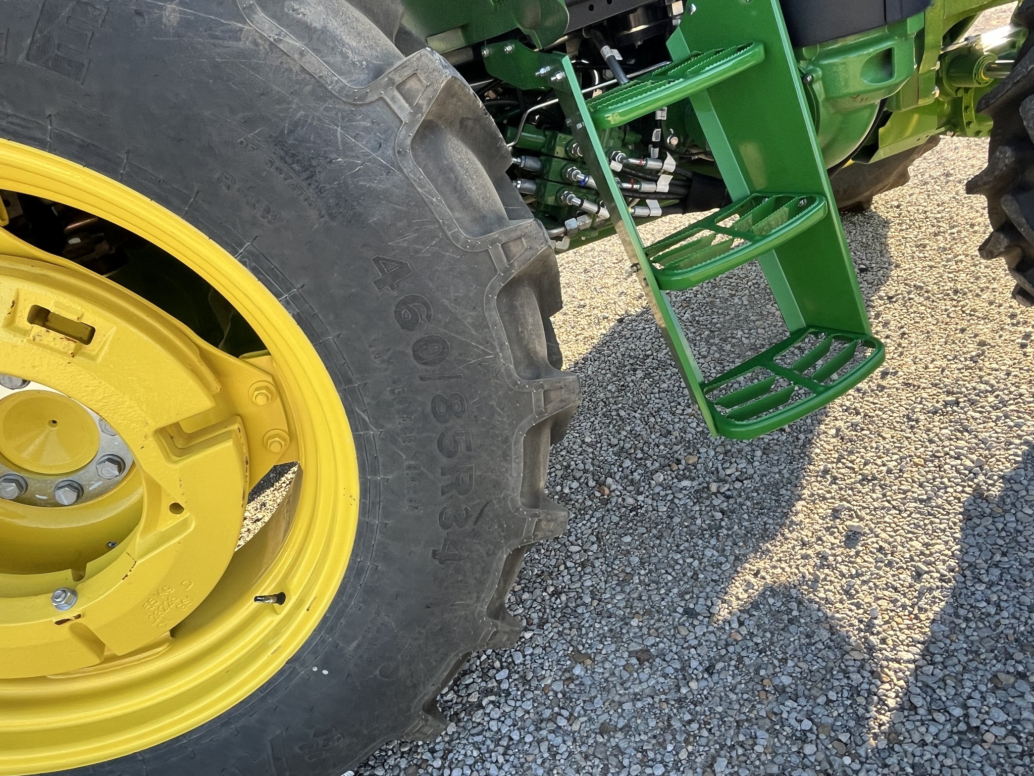 2025 John Deere 6120E Image 19