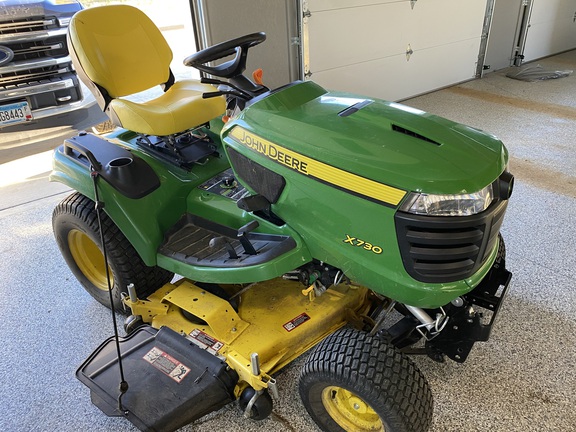  John Deere X730
