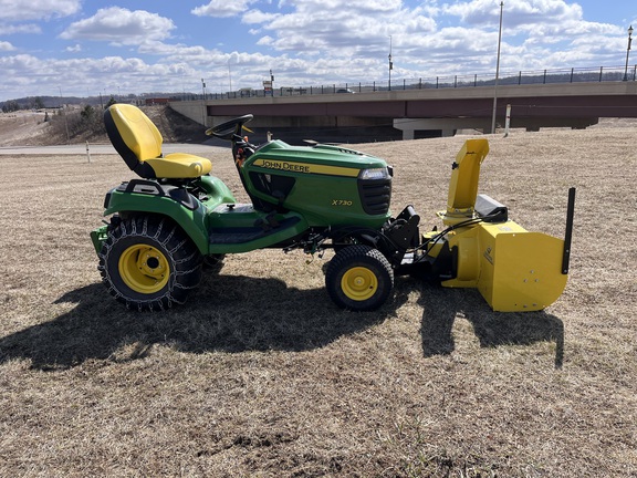 2017 John Deere X730 - Photo4