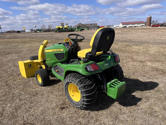 2017 John Deere X730 - Photo7