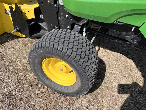 2017 John Deere X730 - Photo9