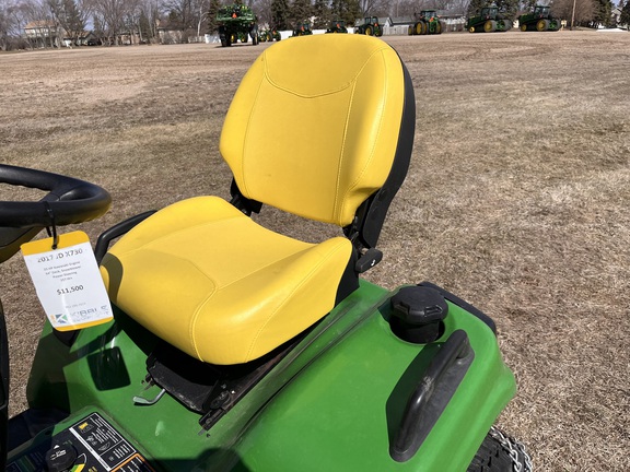 2017 John Deere X730 - Photo20
