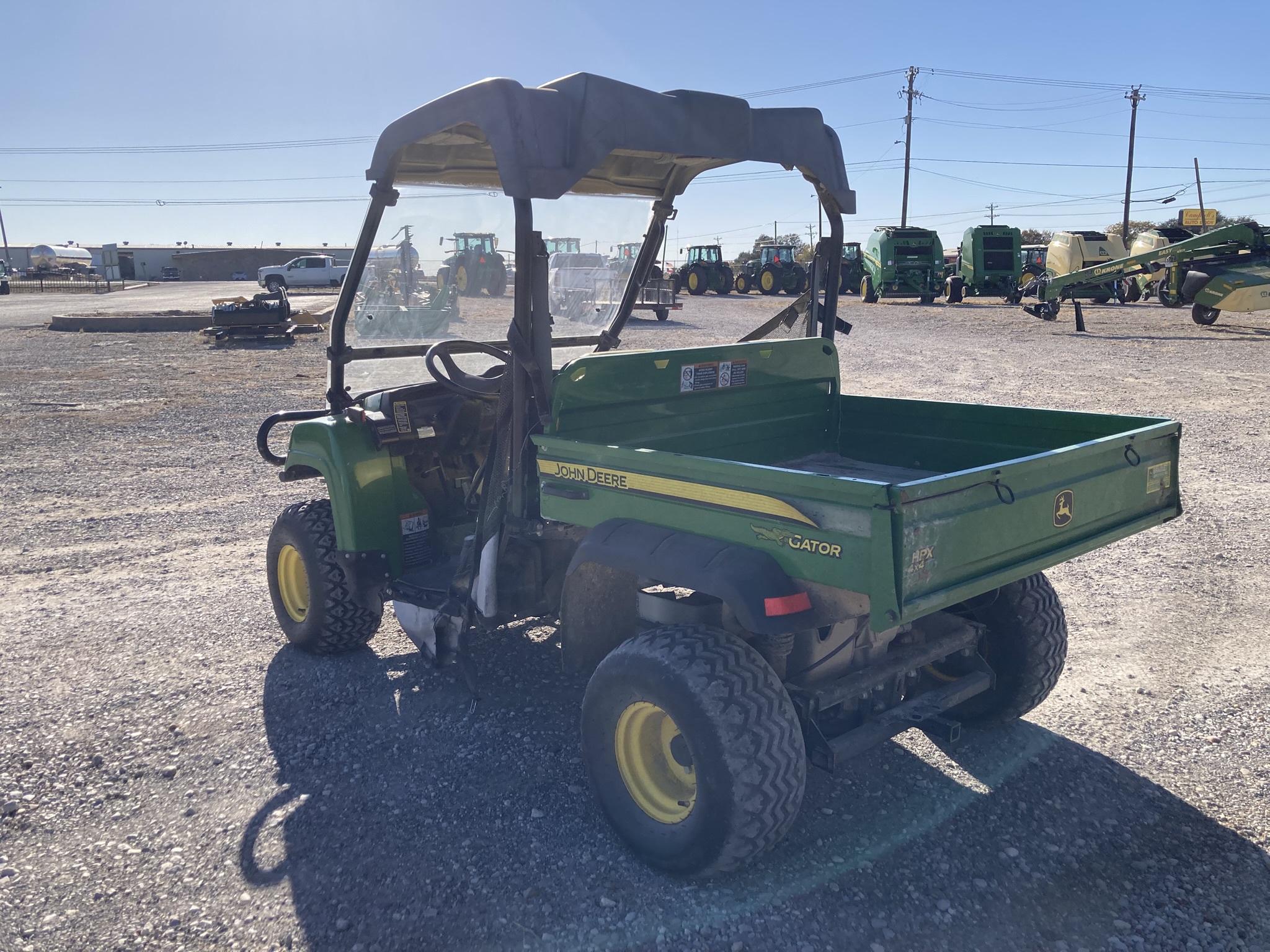 2017 John Deere HPX 4X4 Image 4