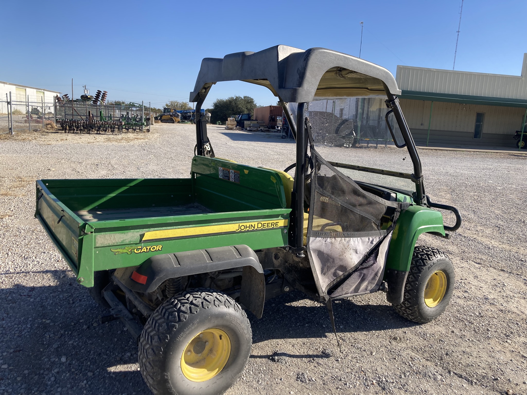 2017 John Deere HPX 4X4 Image 6
