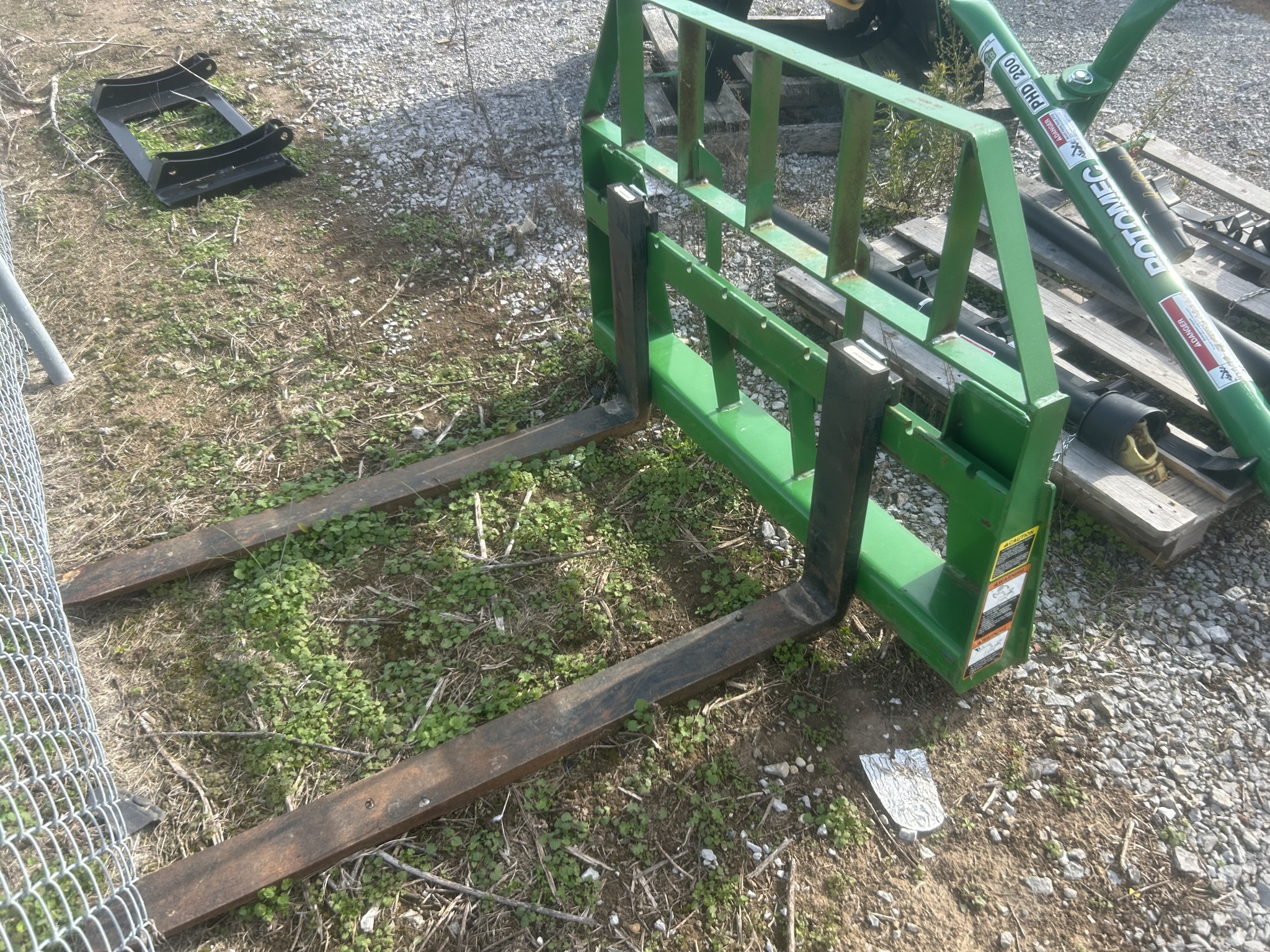 AP12F - Meade Tractor