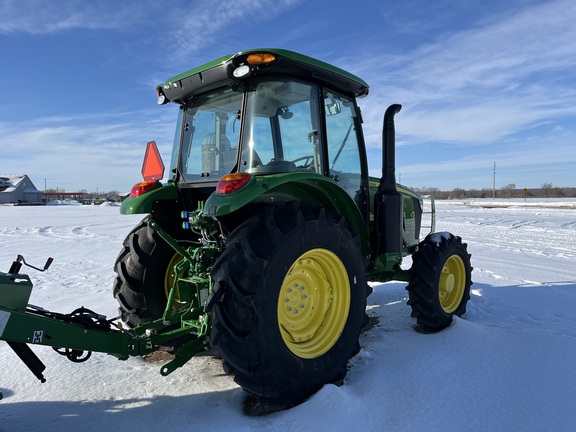 2025 John Deere 5090E - Photo6