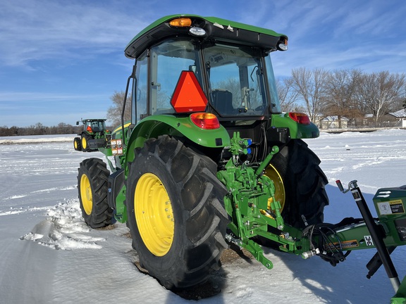 2025 John Deere 5090E - Photo7