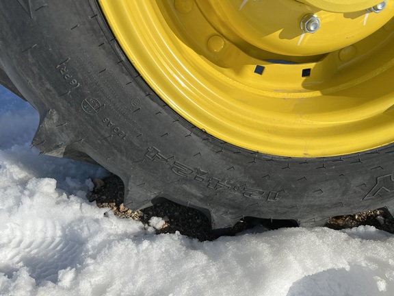 2025 John Deere 5090E - Photo10