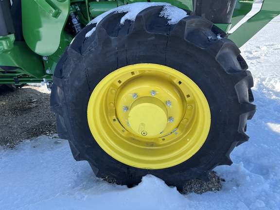 2025 John Deere 5090E - Photo12