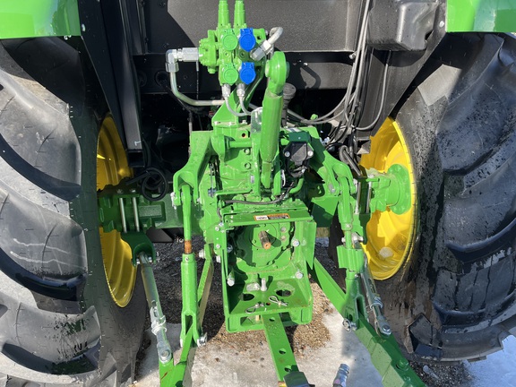 2025 John Deere 5090E - Photo23