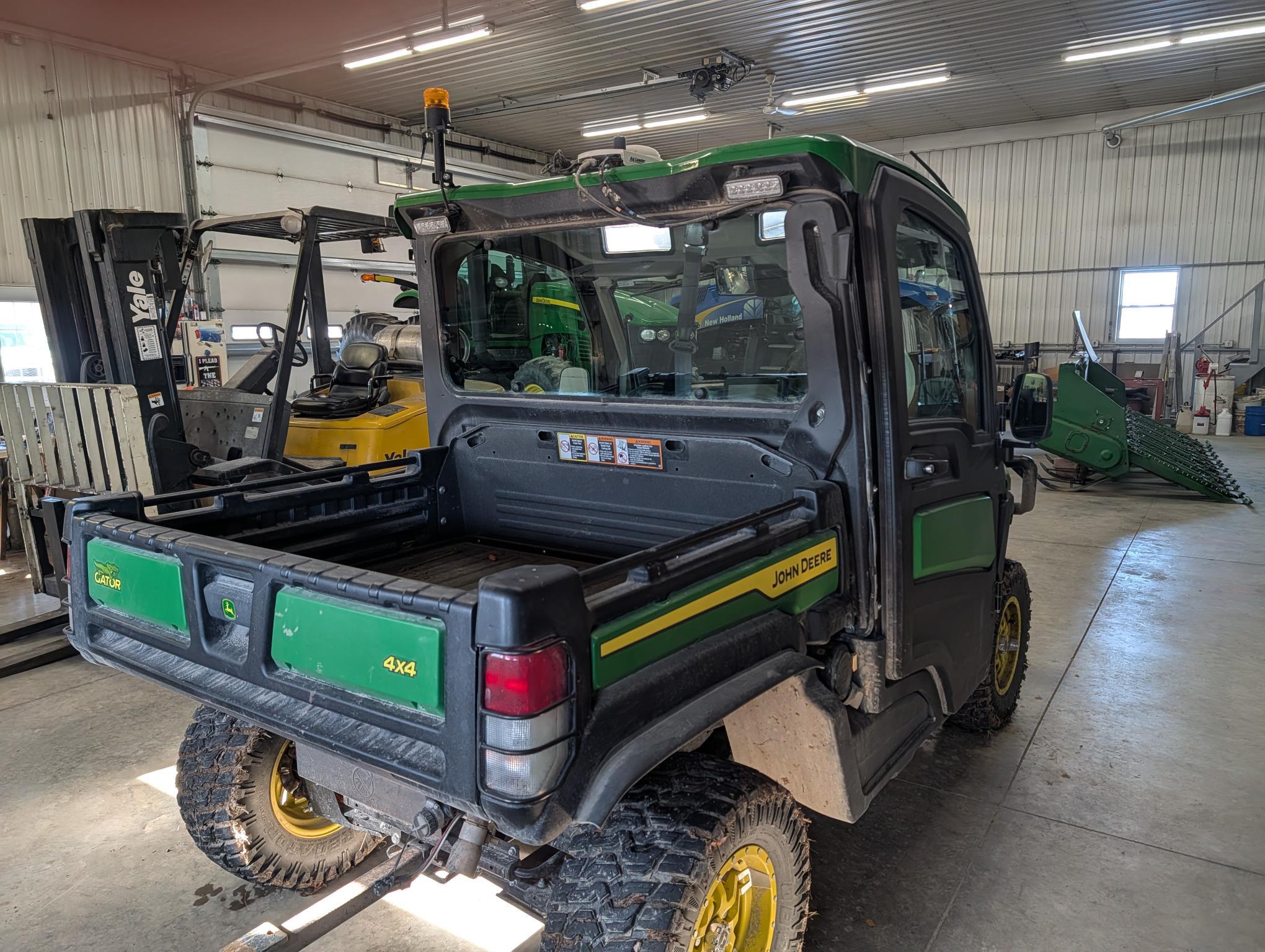 2023 John Deere XUV 835R Image 8