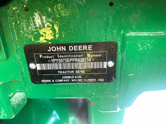 2023 John Deere 5075E Photo 2