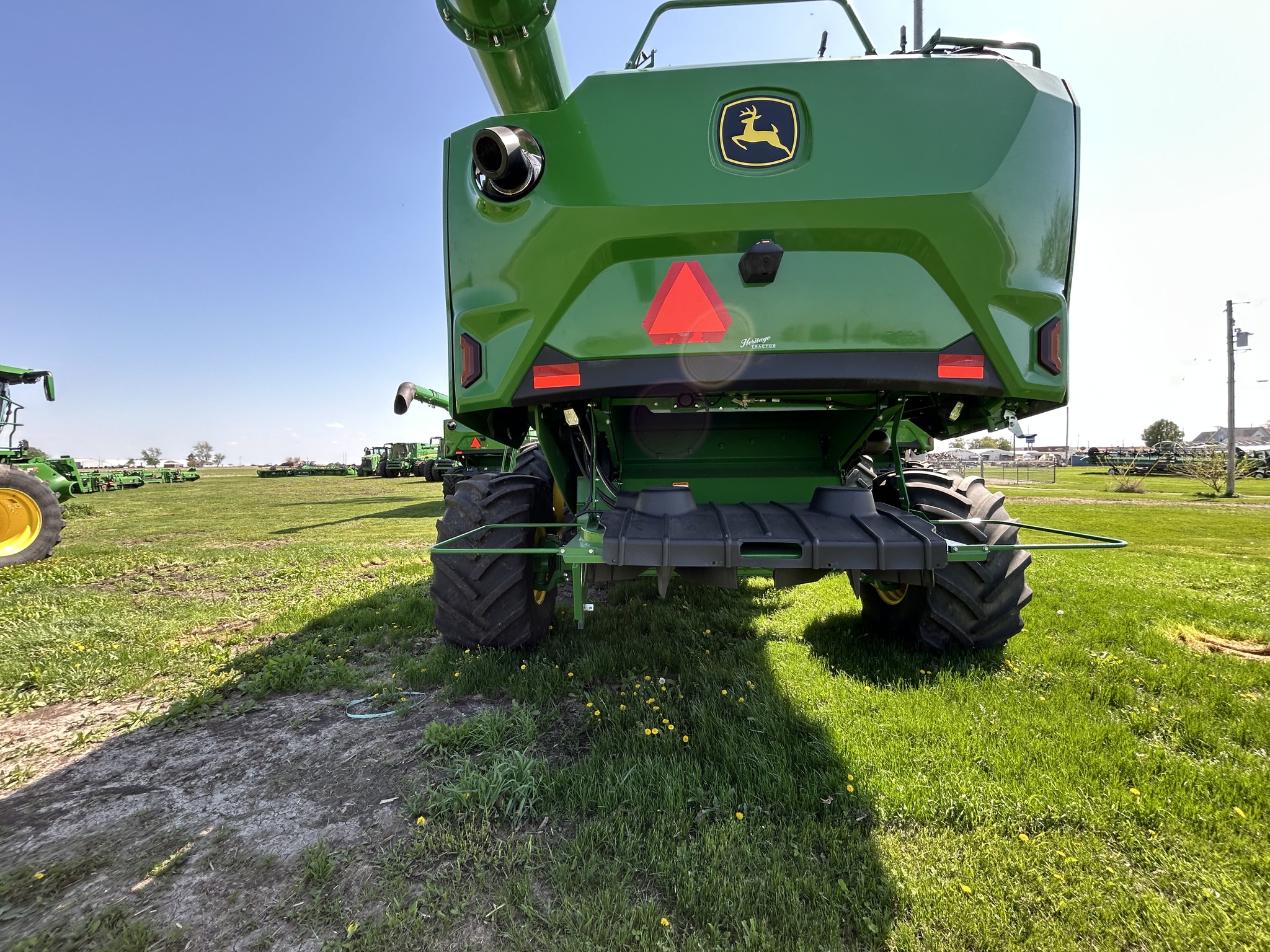  2025 John Deere S7 800 at Heritage Tractor in Galesburg, IL