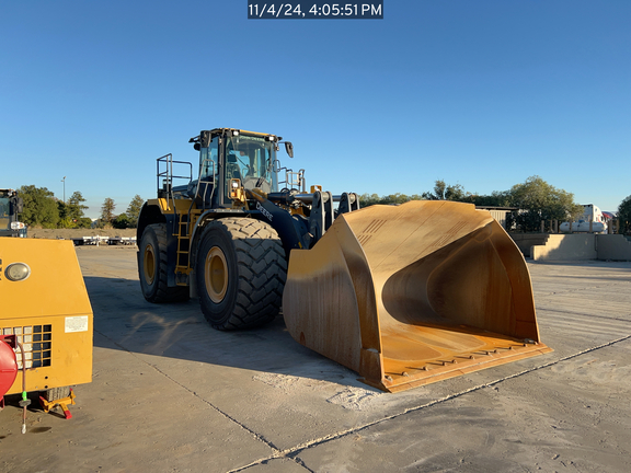 2022 John Deere 844LAH