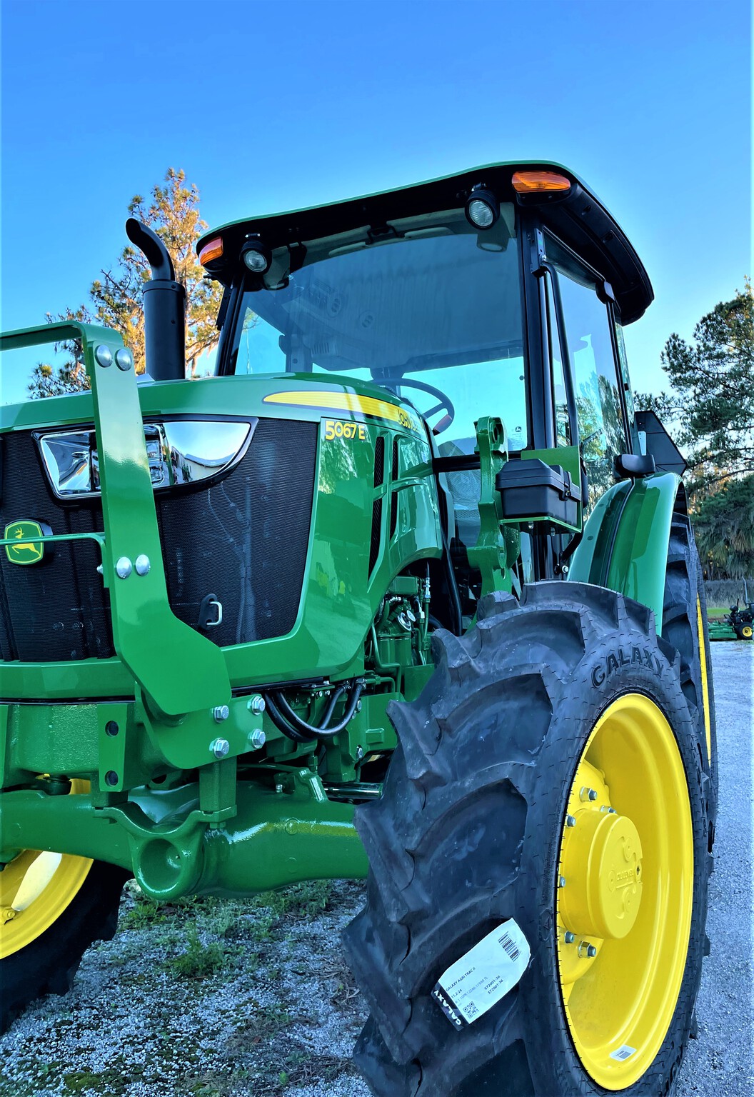 2025 John Deere 5067E Image 2