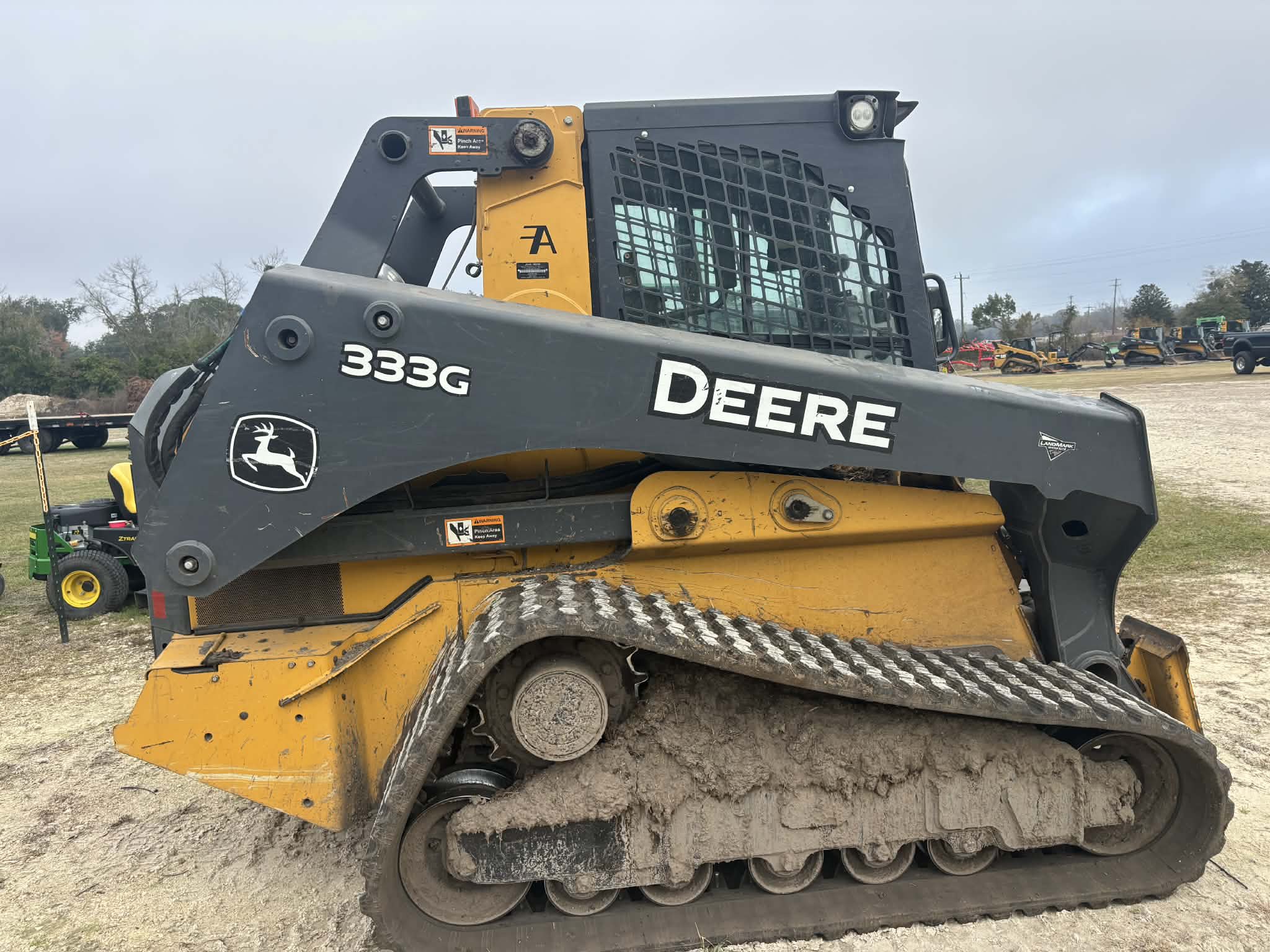 2018 John Deere 333G Image 3