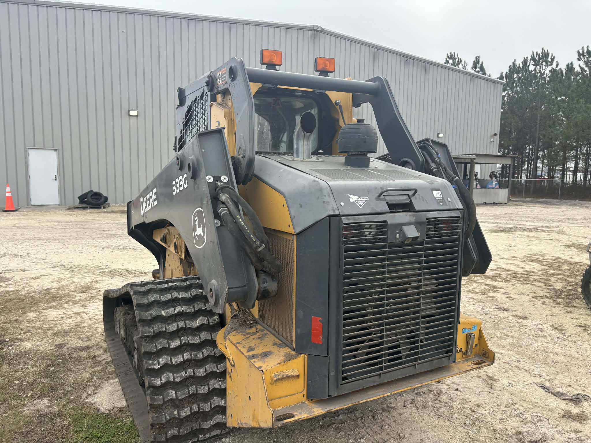 2018 John Deere 333G Image 5