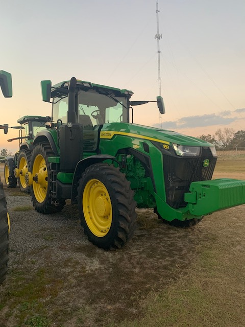 2024 John Deere 8R 250 Image 1