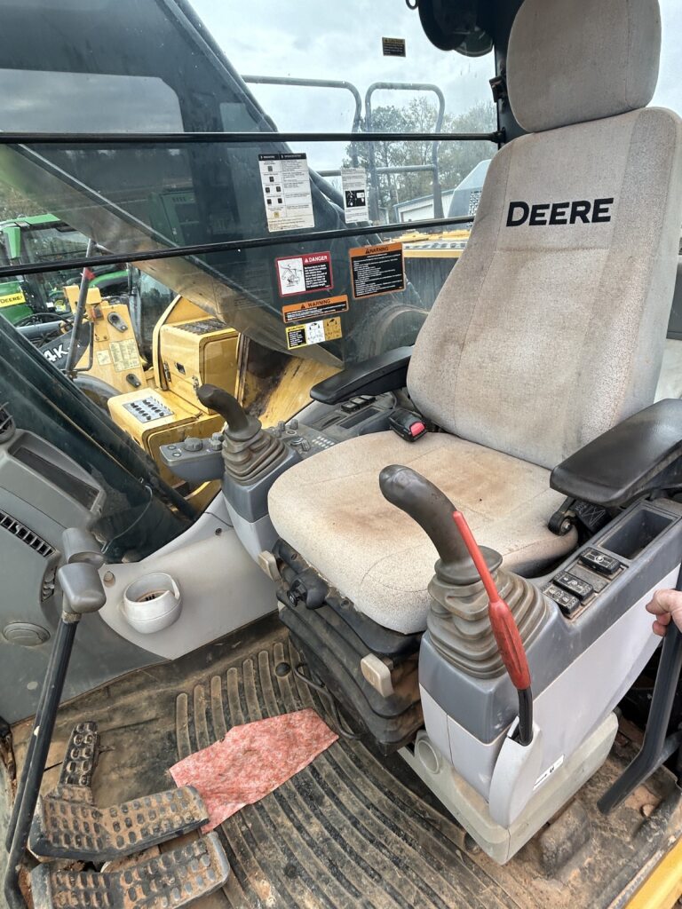 2017 John Deere 350G LC Image 10