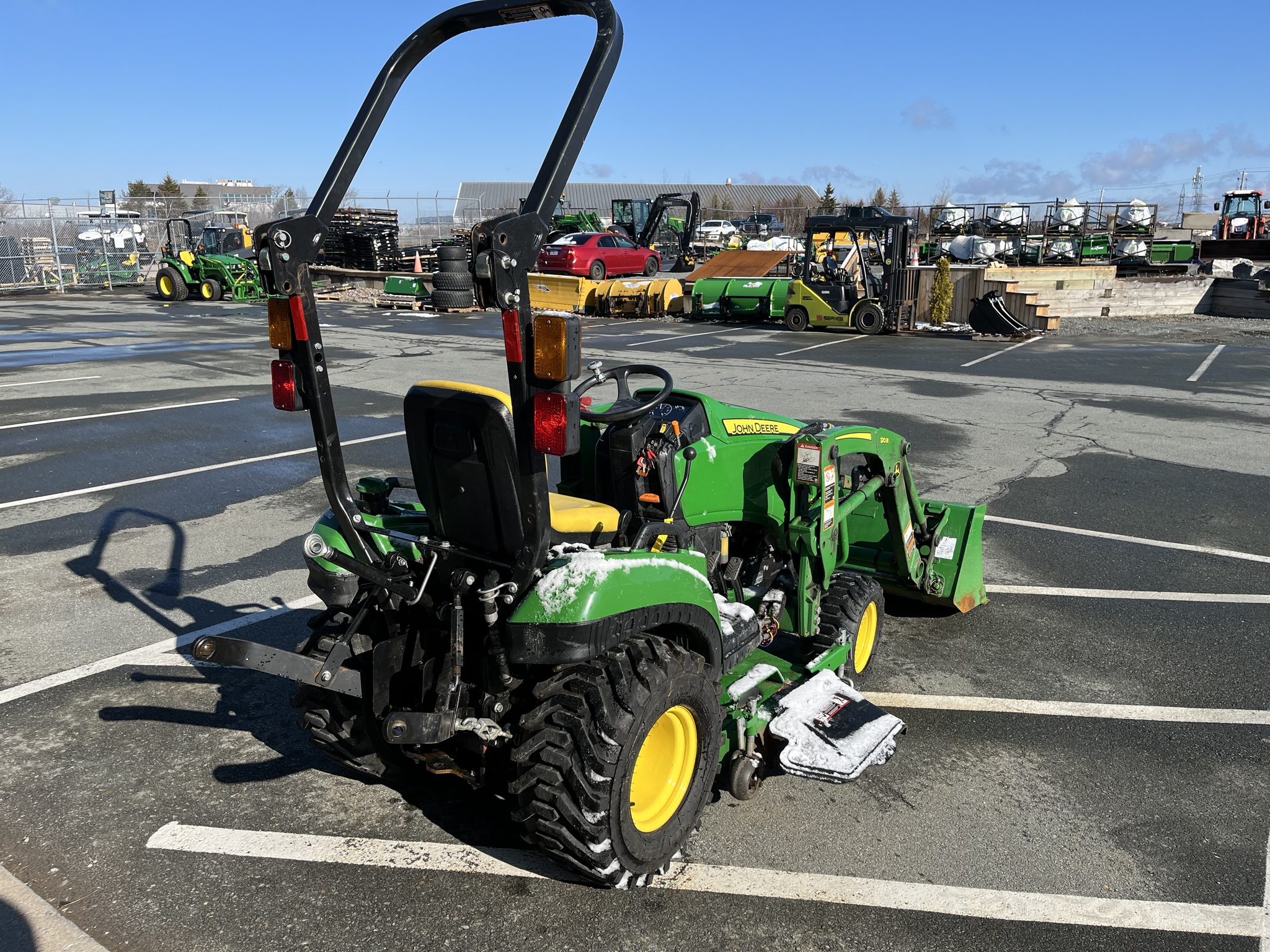 2021 John Deere 1023E Image 8