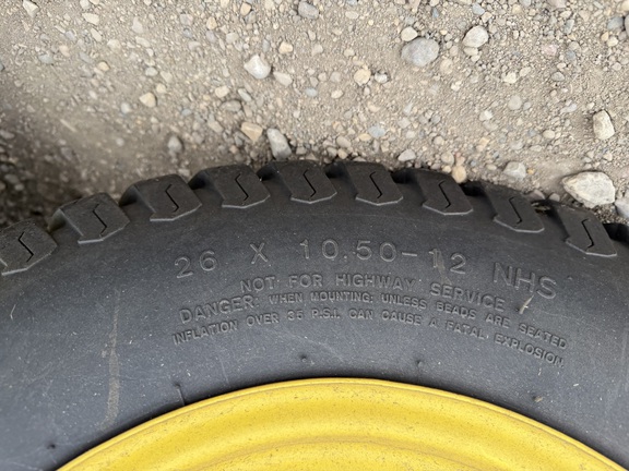 2004 John Deere X475 - Photo12