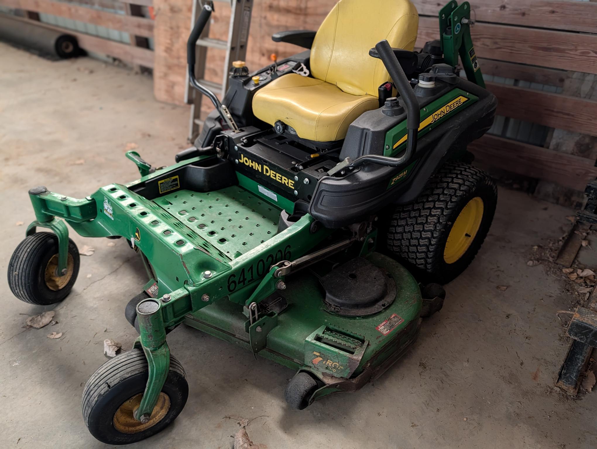 2013 John Deere Z925M Image 1
