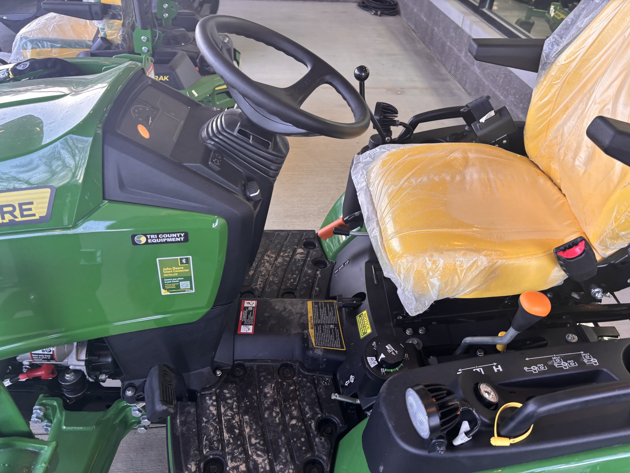 2026 John Deere 1025R Image 2