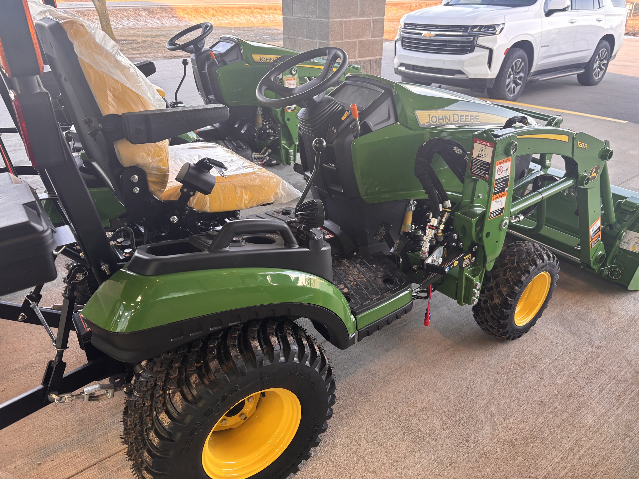 2026 John Deere 1025R Image 5