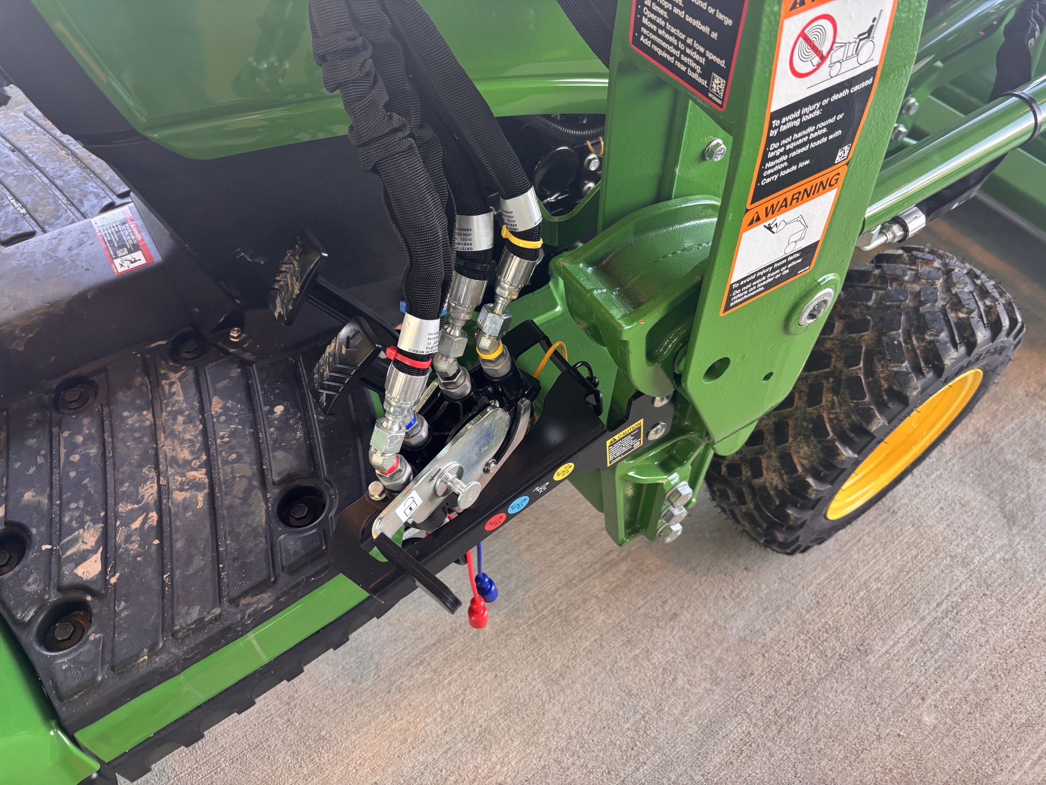 2026 John Deere 1025R Image 7