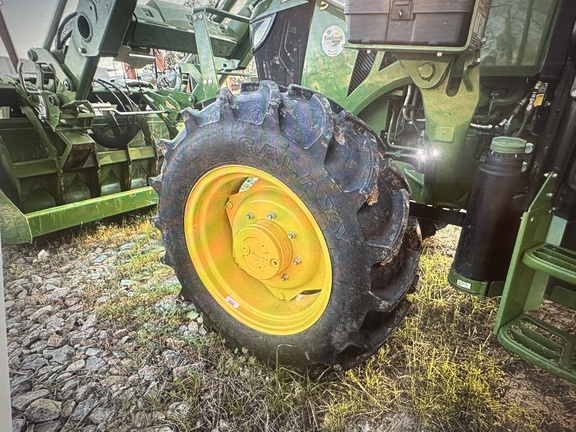 2024 John Deere 5075E Photo 9