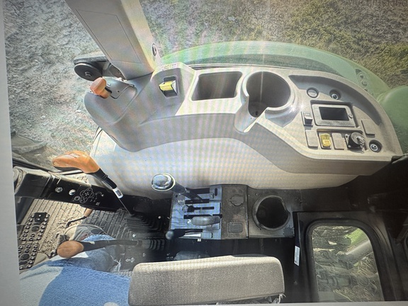 2024 John Deere 5075E Photo 11