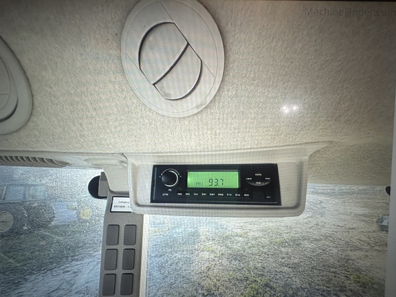 2024 John Deere 5075E Photo 12