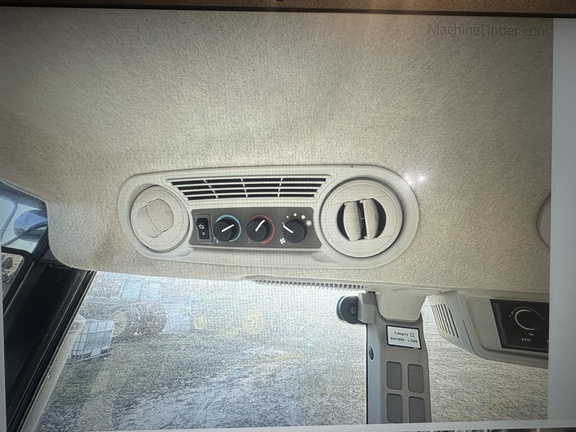 2024 John Deere 5075E Photo 13