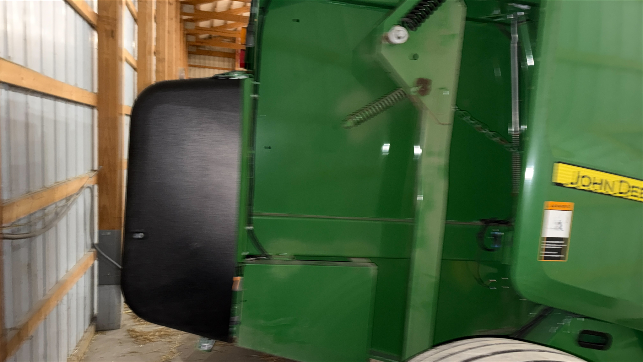 2021 John Deere 560R Image 11