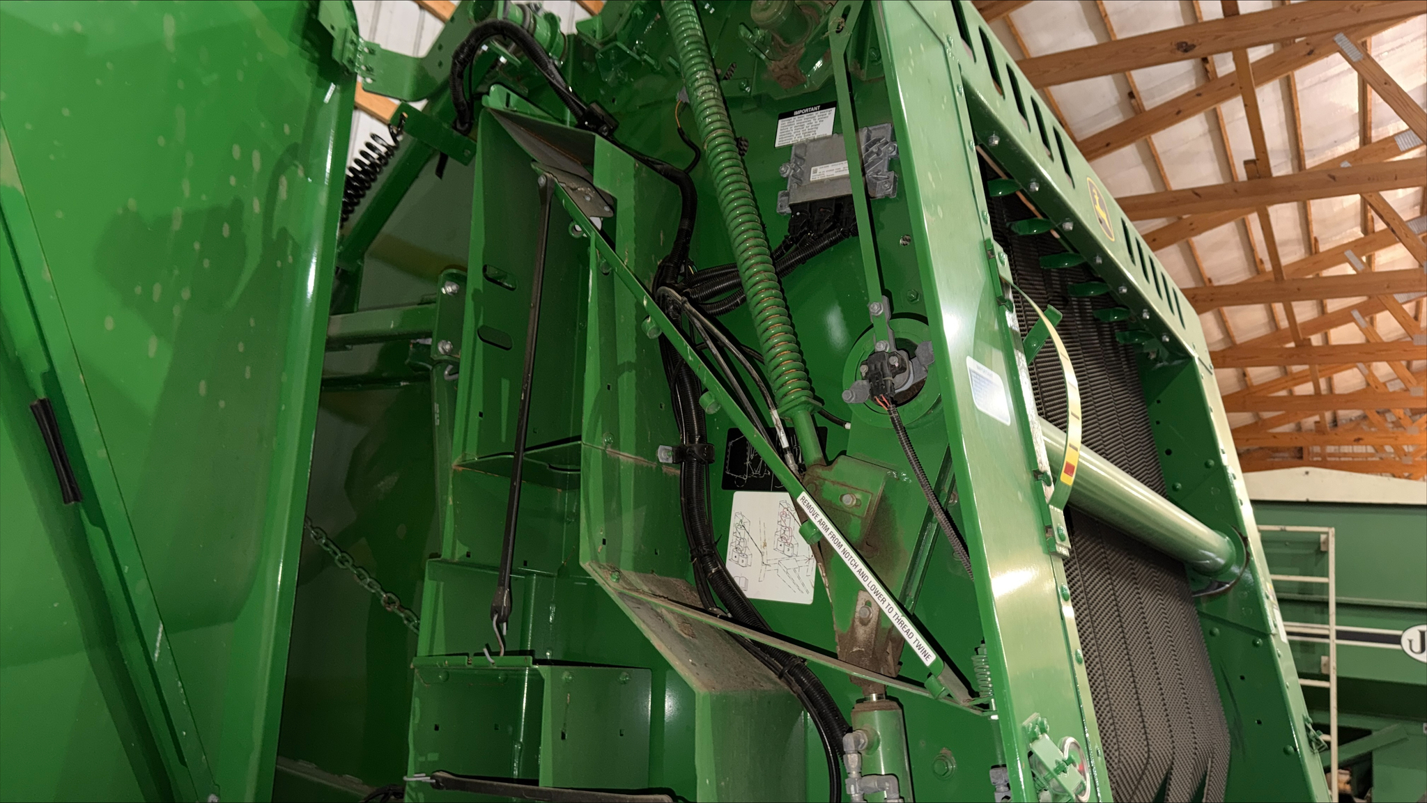 2021 John Deere 560R Image 6