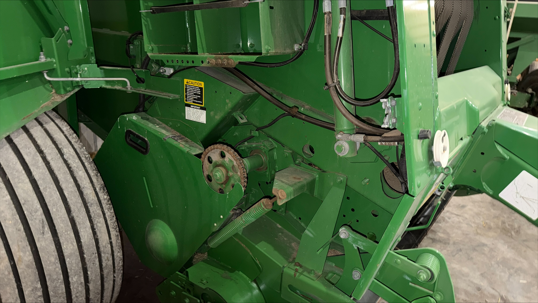 2021 John Deere 560R Image 4