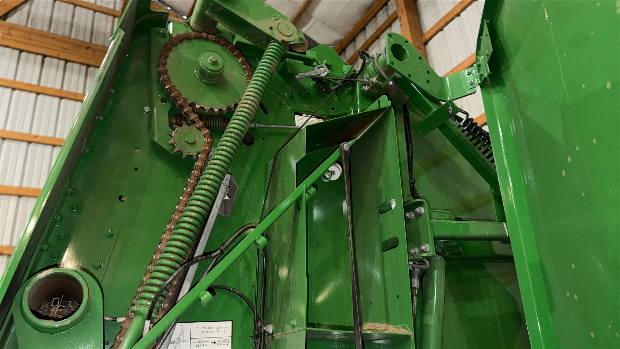 2021 John Deere 560R Image 7