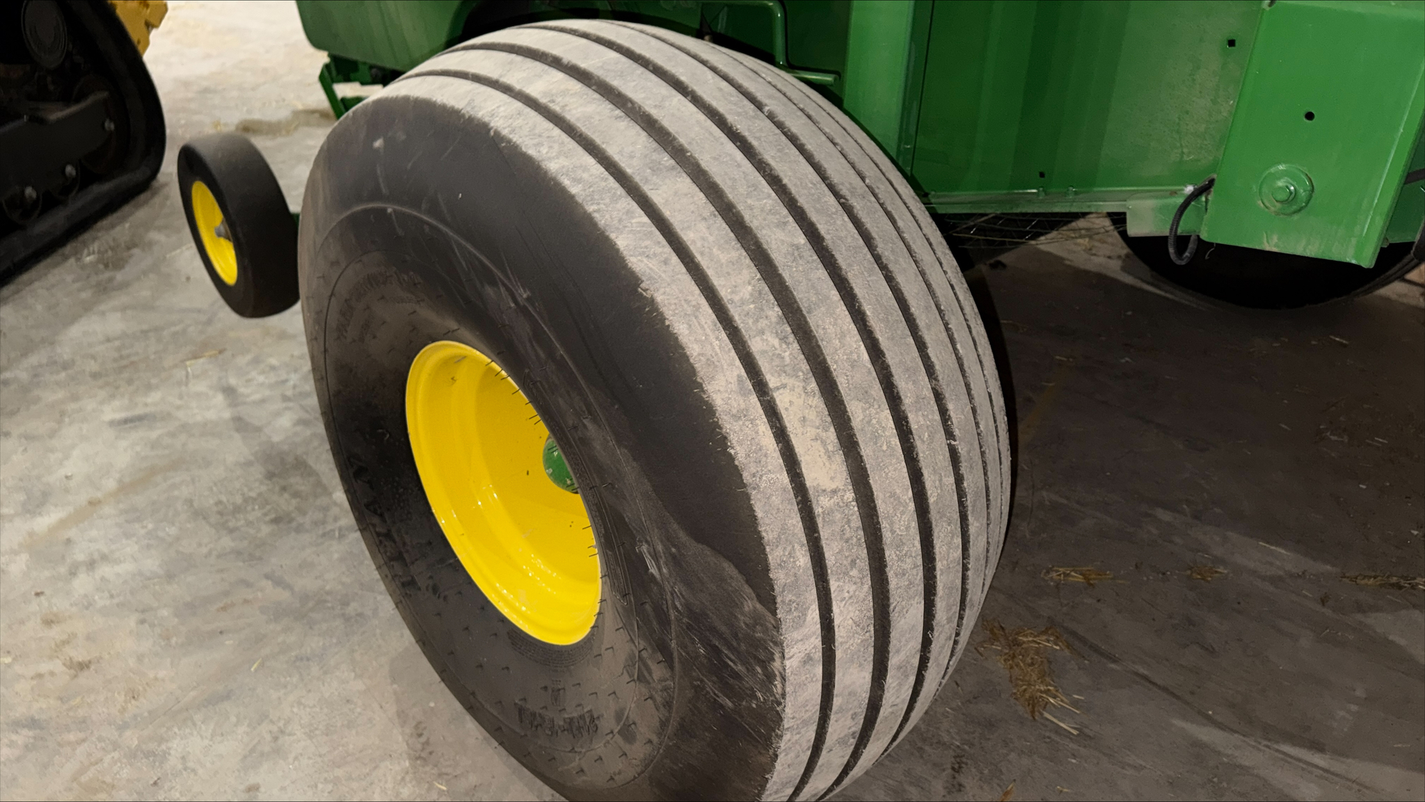 2021 John Deere 560R Image 13