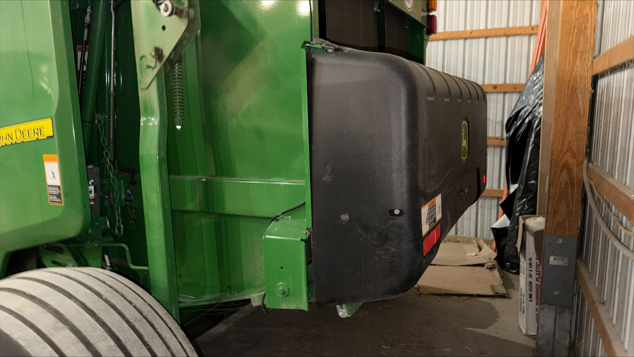 2021 John Deere 560R Image 12