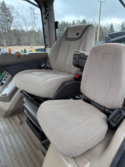 2020 John Deere 8R 250 Image 12