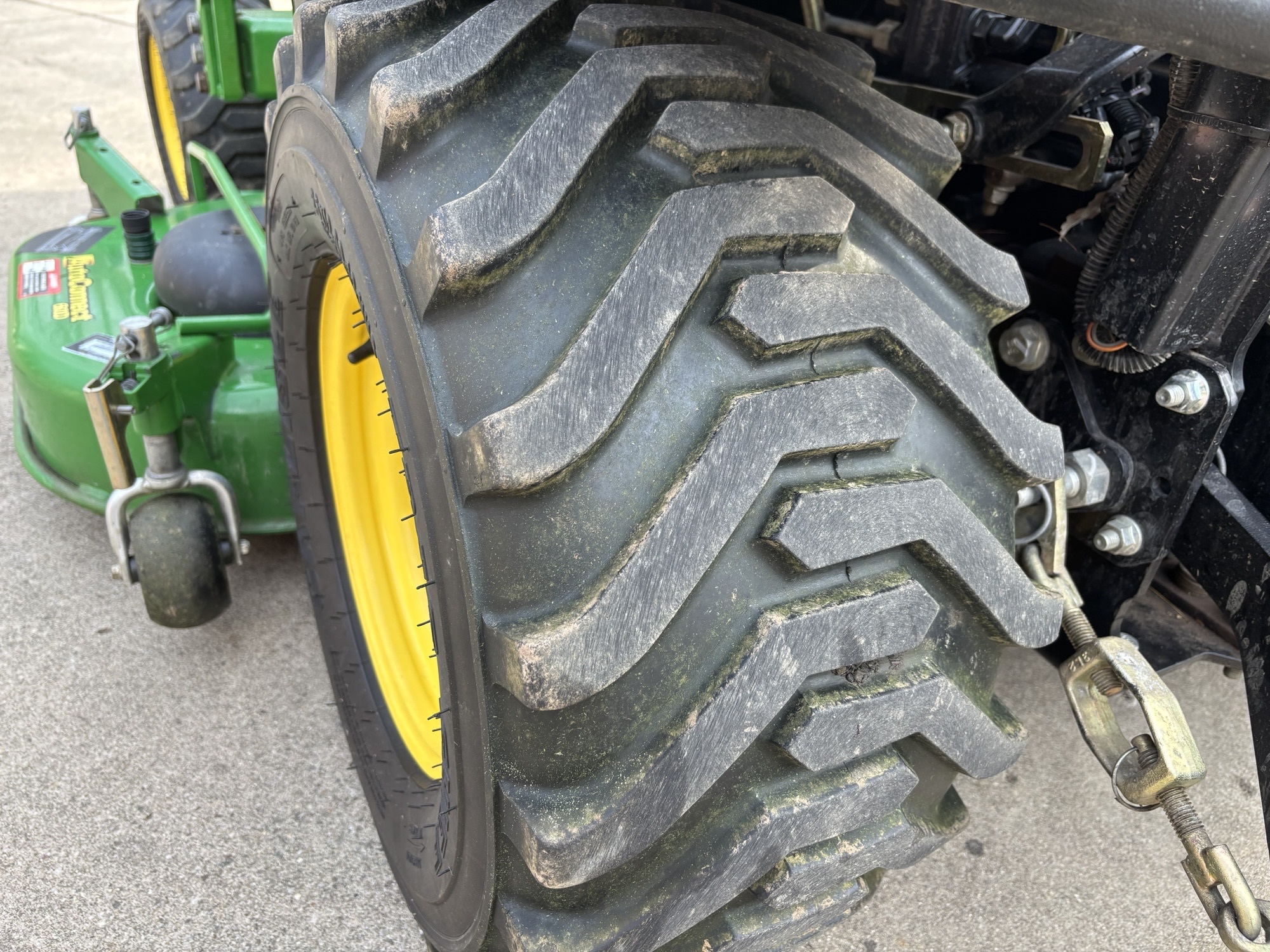 Used 2014 John Deere 1025R Compact Utility Tractors at Koenig Equipment in Lebanon, OH - PhotoXL13