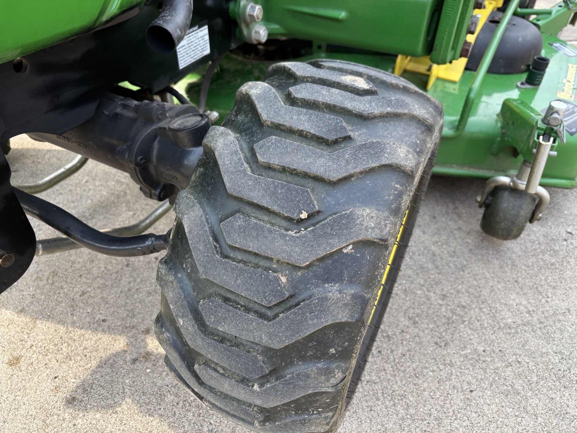 Used 2014 John Deere 1025R Compact Utility Tractors at Koenig Equipment in Lebanon, OH - PhotoXL14